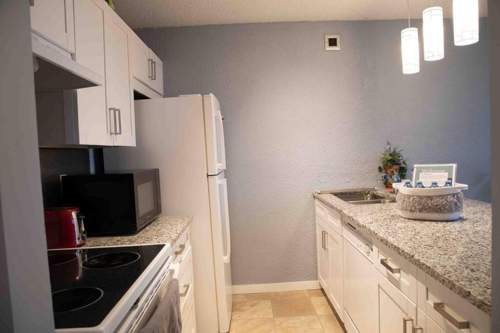Downtown Center With Free Parking * Calgary
