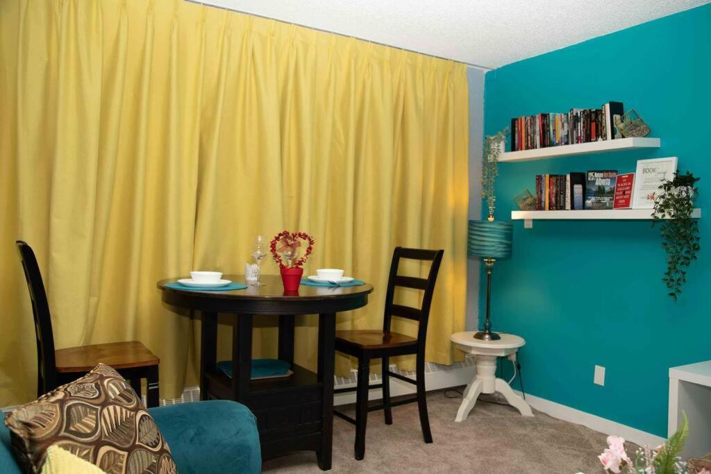 Downtown Center With Free Parking Apartment Calgary